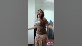 Semok goyang berkain batik