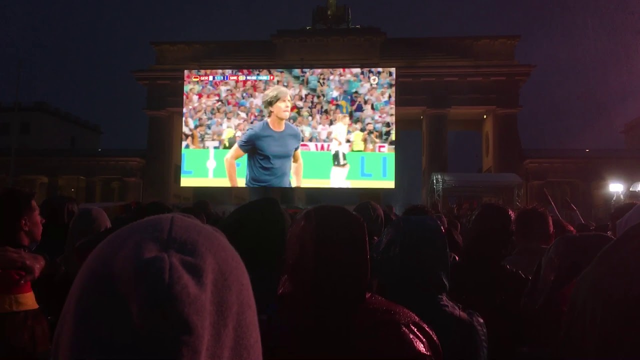 Tony Kroos Berlin Fanmeile Reaction