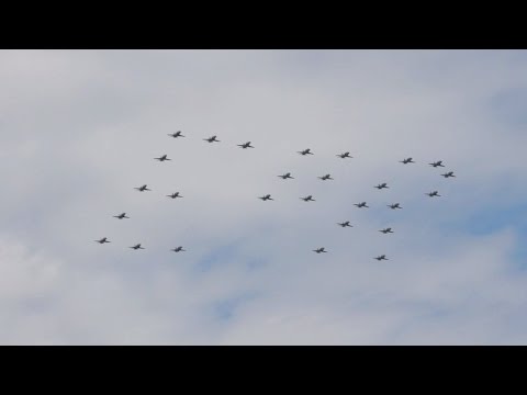 27 Ship E II R Queen Elizabeth 2nd Diamond Jubilee BAE Hawk formaion Flypast RIAT 2012 AirShow