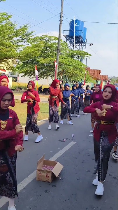 lulusan pondok langsung joget #17agustus #karnaval