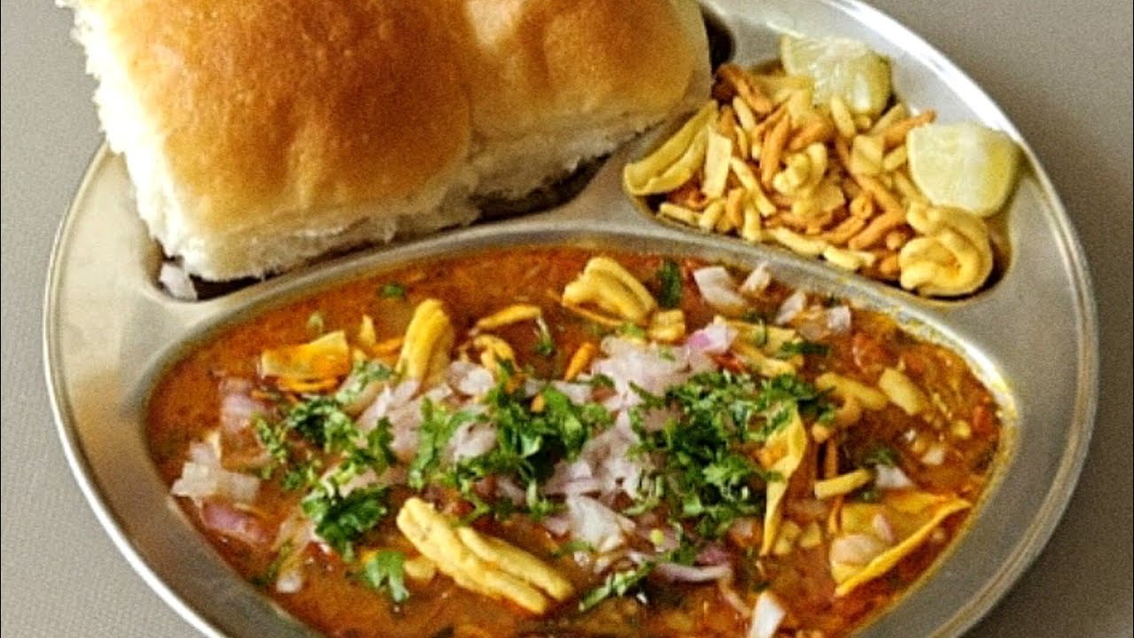 Authentic Maharashtrian Misal Pav Recipe | Spicy & Tasty Misal Pav at Home | Street Style Misal