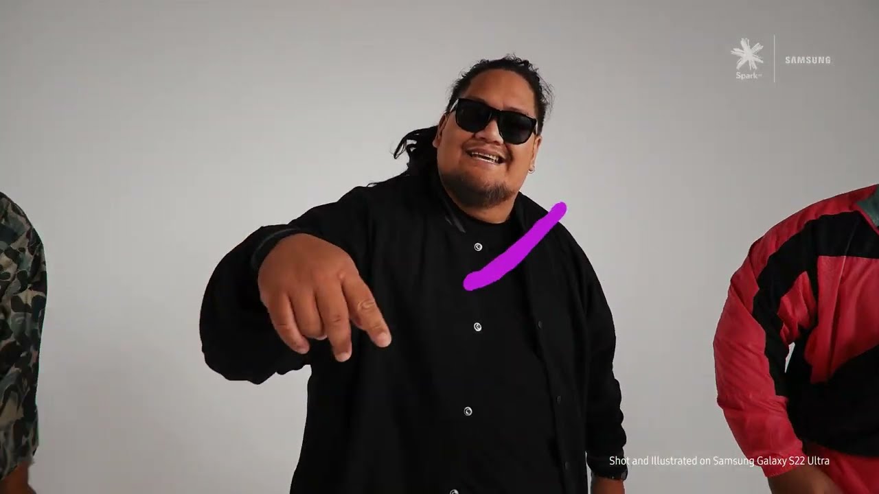 SWIDT - KELZ GARAGE Shot and Illustrated on Samsung Galaxy S22 Ultra