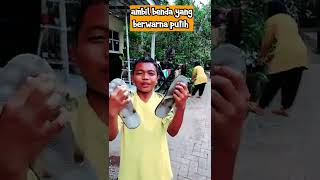 Ambil benda yang berwarna putih#shorts