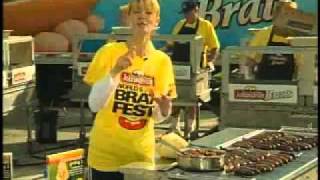 Sandra Lee Kicks off Johnsonville World's Largest Brat Fest