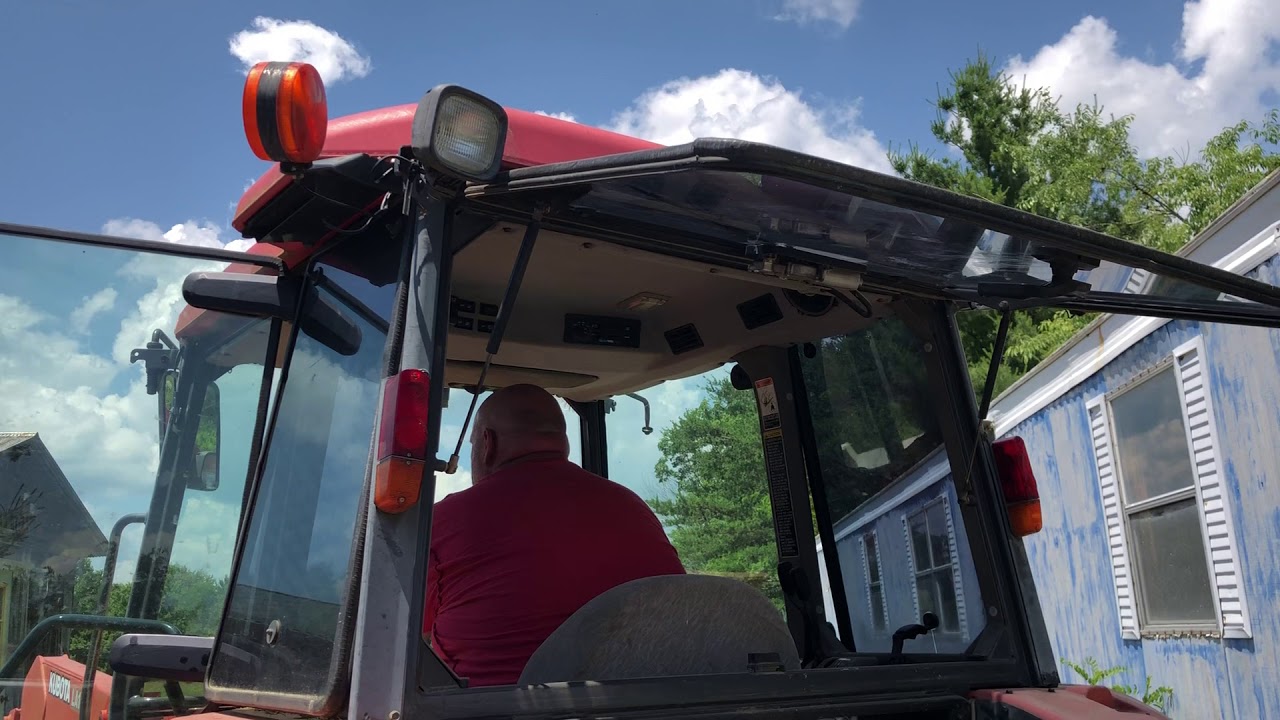 Kubota M5700 Tractor for Sale