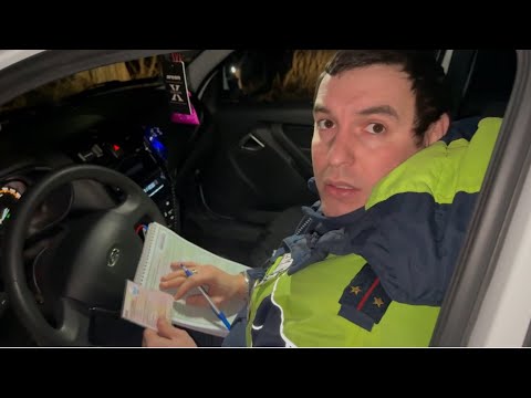 Saratov Traffic Police flee after being confronted by a driver