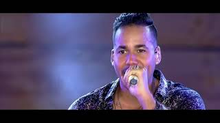 Vignette de la vidéo "Romeo Santos ft. Santana - Necio (Video y Letra)"