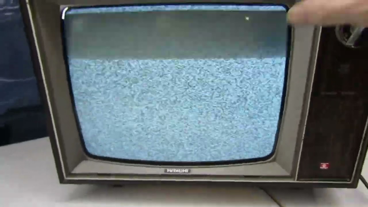 Hitachi TU-75 vintage monochrome TV set. - YouTube