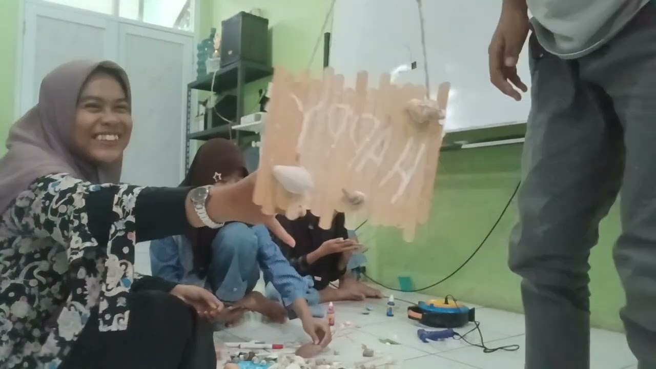 UAS Keterampilan dan Prakarya - Harsumi OktovianaJu -  Wall Hanging atau Hiasan Dinding Kerang 