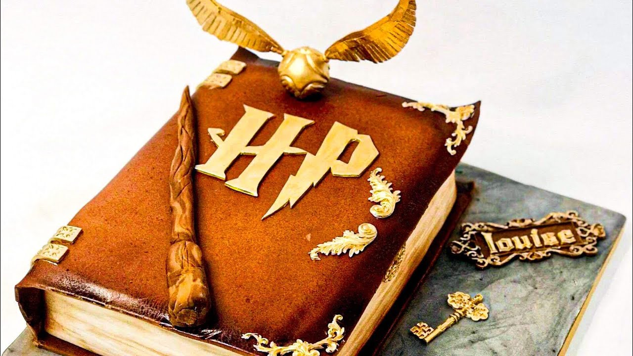 Gâteau d'anniversaire Harry Potter, gâteau thème Harry Potter en pâte à  sucre - Super Gâteaux