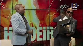 ZEBITO e abre e mostra o que tem dentro da SUA  pasta MARTA PONTI ao Vivo no Batidas