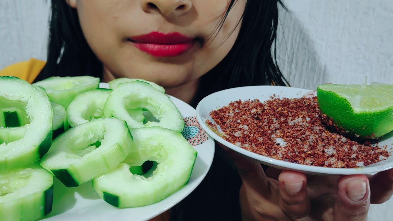 Asmr Comiendo Pepino 🥒 Con Limón Sal Y Tajin Asmr En Español Youtube 