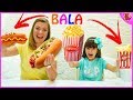 Laurinha e Helena brincando de bala de gelatina vs comida de verdade