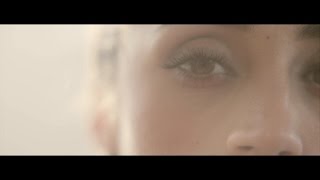 Tess Henley - Wonderland (OFFICIAL MUSIC VIDEO) chords