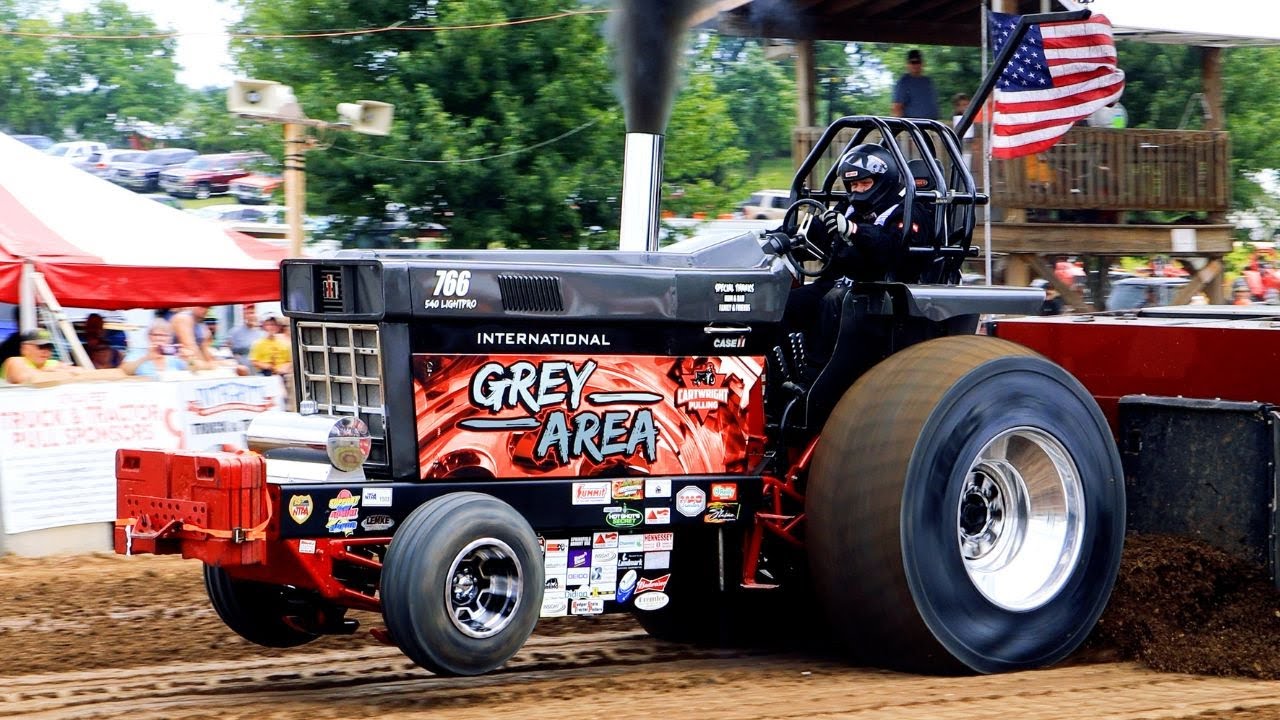 Tractor Pulling 2022: Light Pro Stock Tractors. Utica, Wisconsin