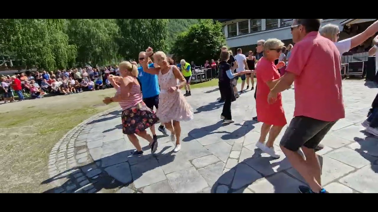 Steinar Engelbrektson konsert og  i Otta sentrum del 1, Dansefestivalen 2023 Dansnytt Hilde Arntzen
