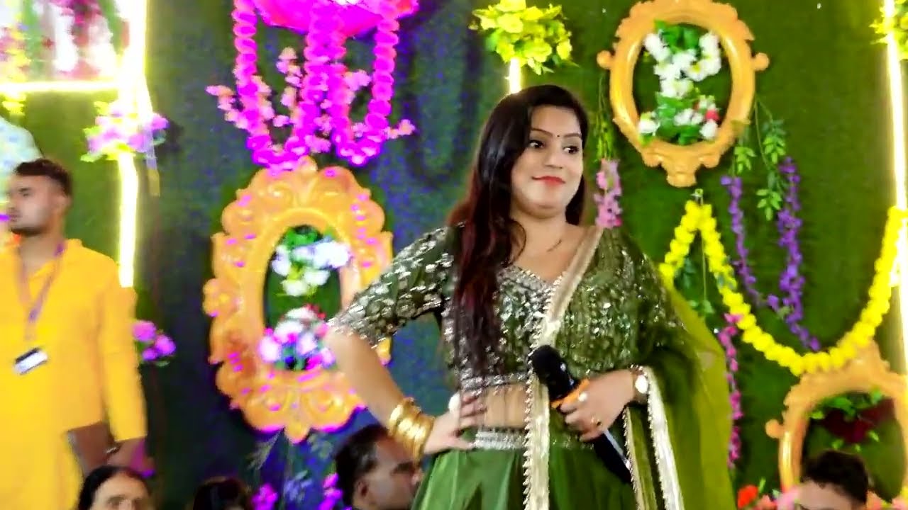 कैसे मुझे मंच से गैर दिया धक्का मार के 😡😡😡😡