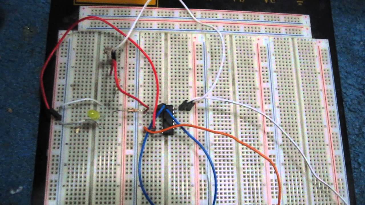 Night Light Circuit Built With A 4011 Nand Gate Chip Youtube
