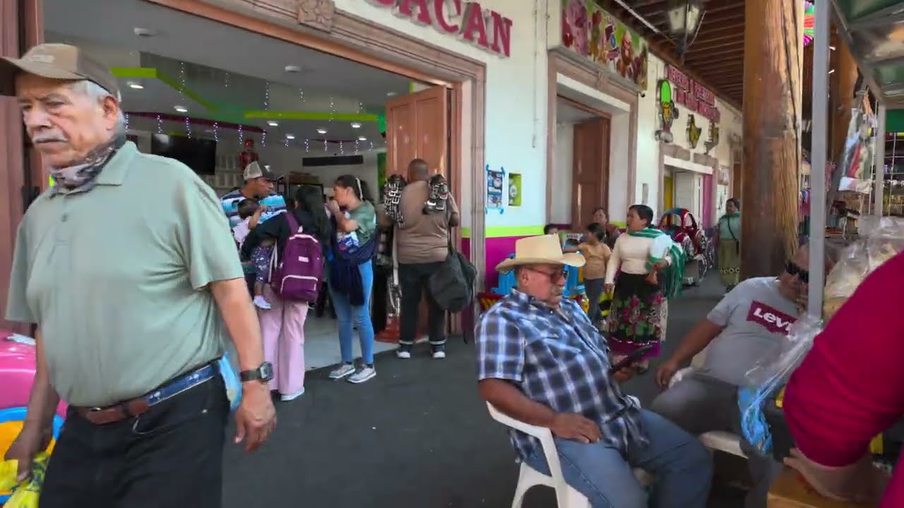 Tangancícuaro, Michoacán: Caminando por su Plaza y Calles Típicas