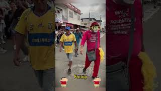 El mimo en la calle haciendo su arte#humor#viral#videoviral#parati#fyp