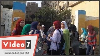 بالفيديو.. لحظة دخول طالبات مدرسة يوسف جاد الله بالهرم لأداء امتحاناتهن