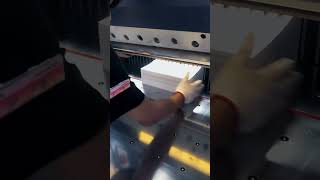 Stacked paper cutting machine for fast and precise trimming