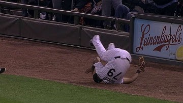 DET@CWS: Abreu flips over himself in catching a popup