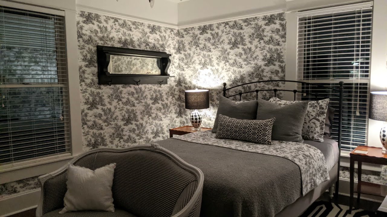 A tour of the Old Oak Inn Bed & Breakfast in Marion, IN