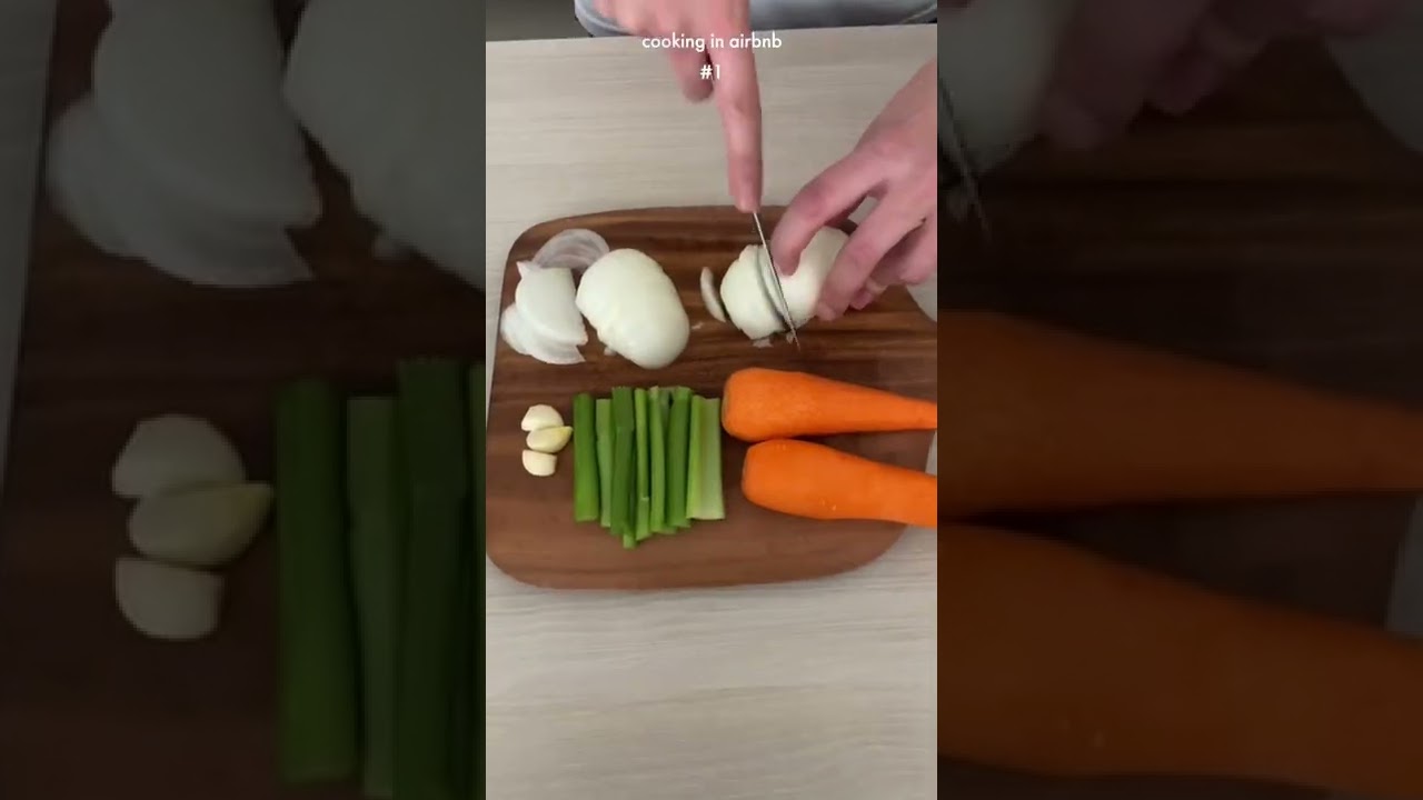 Cooking in Airbnb #1: Beef Bourguignon 🥘💗