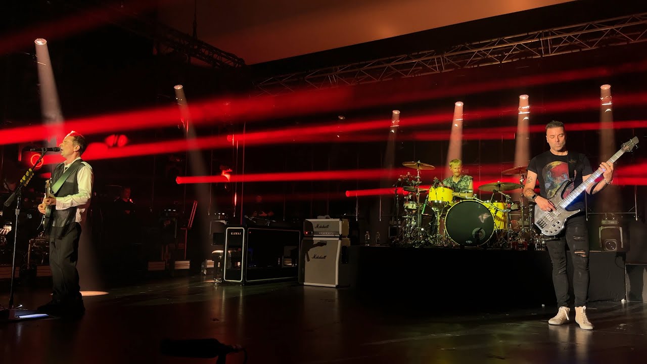 Muse - Time Is Running Out (Half step down live debut) - Helsinki Kulttuuritalo 12.6.2025 Finland