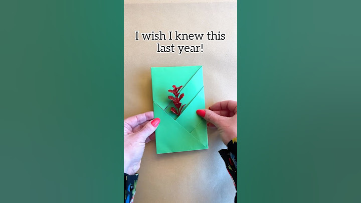 Easy DIY envelope, perfect for gifting cash this #holiday season. #giftideas #origami #christmas