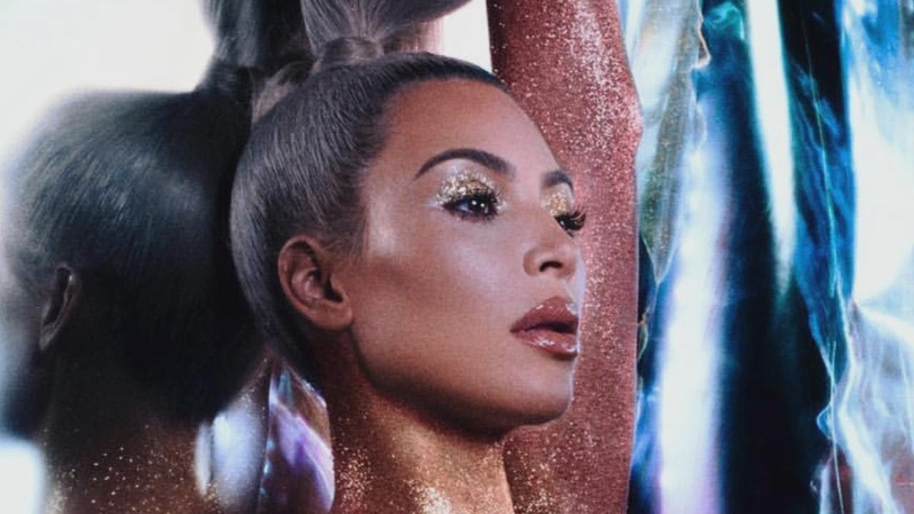 Kim Kardashian poses naked covered in glitter 