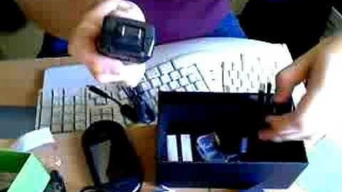 unpagking OpenMoko Neo FreeRunner