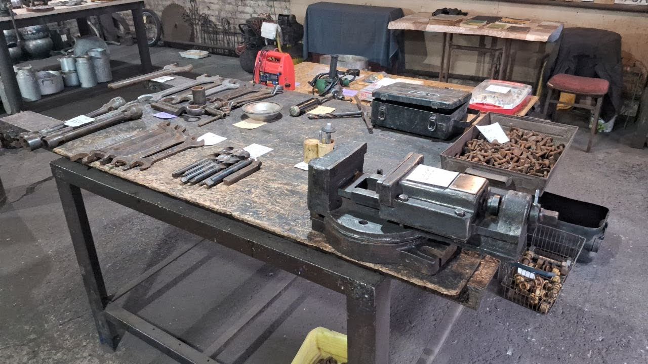 ДІД БУВ СТОРОЖЕМ НА СКЛАДІ В СССР)) ТЯГНУВ ДОДОМУ ВСЕ ЩО КРИВО ЛЕЖАЛО! РОЗПРОДАЖ ЗАЛІЗА