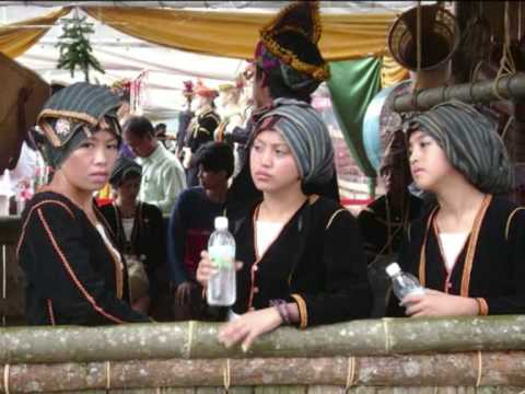 Some bad transalation: You said it's white, you thought it's water You said it's clear, you thought it's wonod (tongkat ali) Drink some or finish the whole glass! It's called the Talak of Madsiang Penampang Here's some money to buy talak! You said it's yellow, you thought it's an orange juice You said it's yellow, you thought it's a beer Drink some or finish the whole glass! That's Lihing bought from Kepayan Here's some money to buy lihing! You said it's black you thought it's a cofee You said it's black you thought it's Coca Cola Drink some or finish the whole glass! That's a stout good for your health Here's some money to buy stout! You said it's cloudy you thought it's a porridge You said it's cloudy you thought it's a milk Drink some of finish the whole glass It's called the Linutau from Tambunan Here's some money to buy Linutau You said it's bosou but with sumbiling (small bamboo) You said it's sweet but with sumbiling on top Drink some or keep on sucking It's called the Siopon of Keningau! Here's some money to buy Siopon! You said it's red, you thought it's blood You said it's red, you thought it's the red Fanta Drink some or finish the whole glass It's called the Bahar made in Tuaran Here's some money to buy Bahar (Translation is not perfect and done out of whim. There are certain words that are hard to translate and I'm uncertain about. Anyone with a better version, feel free to add on. Thank you) Kamus Dewan Bahasa dan Pustaka: Talak - Distilled rice wine. The <b>...</b>