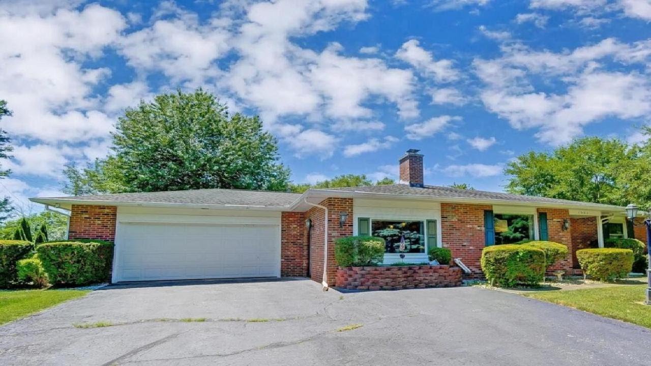 3085 Brookdown Drive, Columbus, OH Presented by Annette Marble.