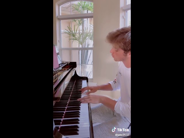 roblox piano sheet can't help falling in love