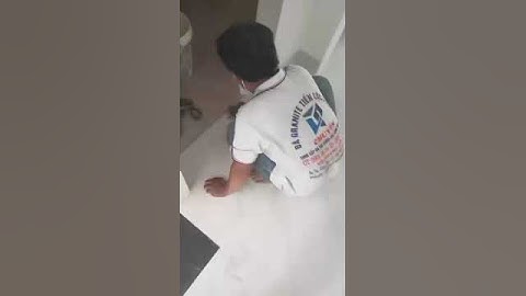 Thi công đá ốp cầu thang đen cổ trắng bền, đẹp, siêu sang cho anh chủ