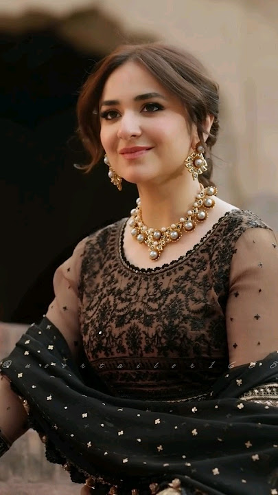 Yumna Zaidi Latest Dress Design 💖 #yumnazaidi #yumna #terebin #nayab #suits #fashion #eiddress #song