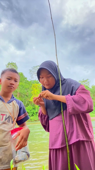 looking for fish in the river 🐟🐟🐟 #minivlog #bolang #adventure