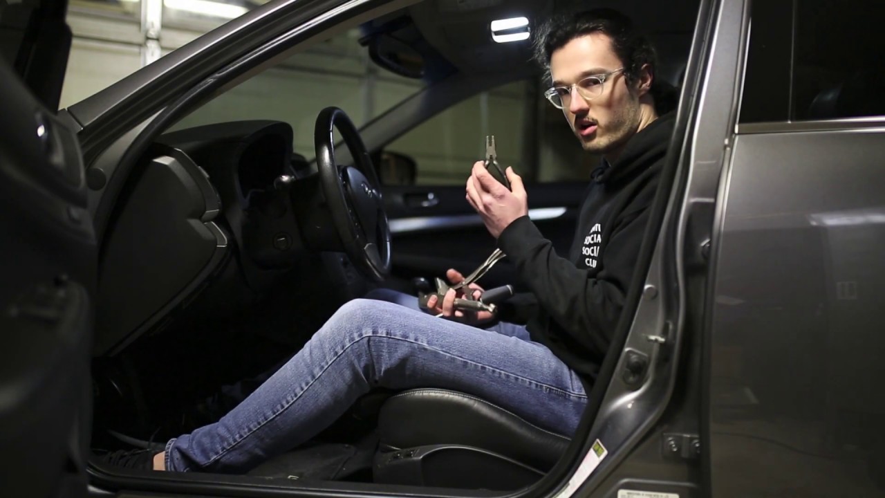 Piolk Design Nissan G35/37 350/370Z Handbrake Button Install