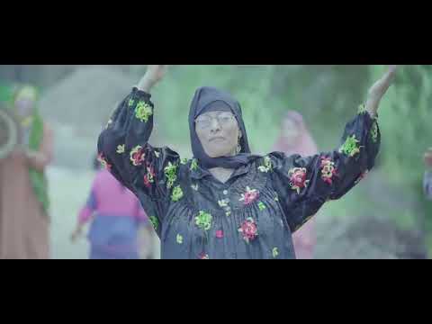 الحاجة نبيلة و الباميه شوكتني يا بت مالك خسيتي لسه لاروحتي ولا جيتي باين عليكي حبيتي