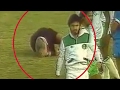لاعب المنتخب السعودي يضرب حكم المباراه