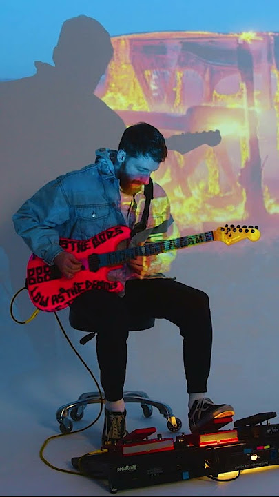 Download lagu DOUBLE WHAMMY.