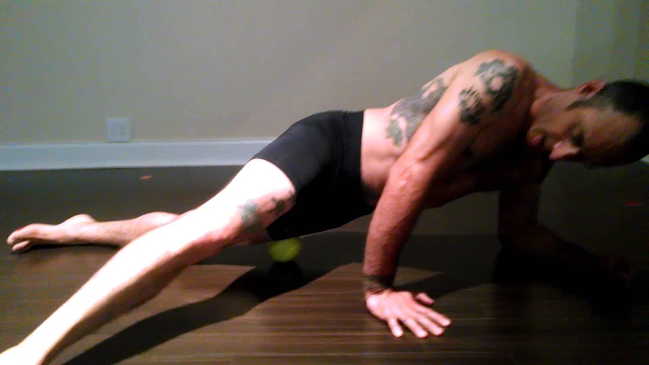 IT Band Massage with Softball YouTube