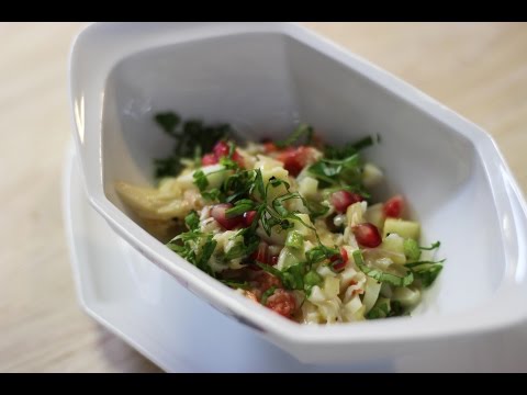 Video: Recept Voor Het Maken Van Krabsalade Met Komkommer