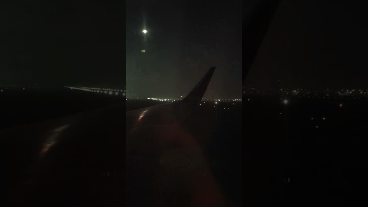 Air india landing at delhi Indra Gandhi int'l Airport 