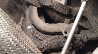 1998 Ford Explorer V6 4.0L OHC PCV valve change - YouTube