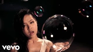 Video voorbeeld van "G.E.M. - 泡沫"