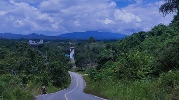 Perjalanan Muara Teweh, Kalteng - Bentian Besar Kutai Barat, Kaltim via Lampeong. Jalan sangat sepi.